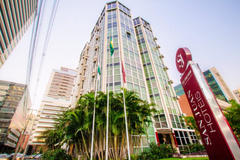 Hotel SJ Royal se destaca por atendimento personalizado e localização estratégica em Curitiba